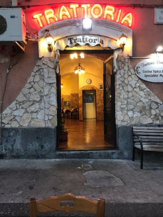 Gisira Apartments Al Borgo Catania Exterior foto